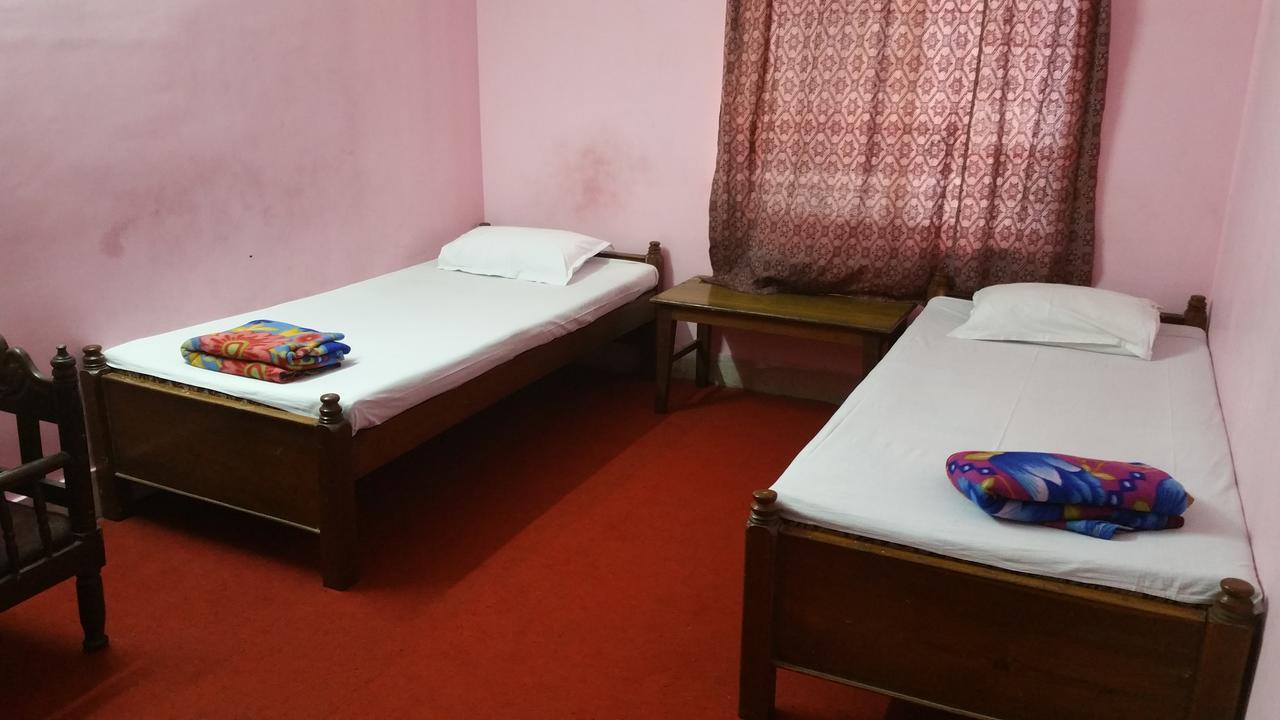 Renu Guest House Kolkata Bagian luar foto