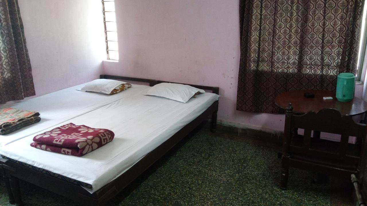 Renu Guest House Kolkata Bagian luar foto