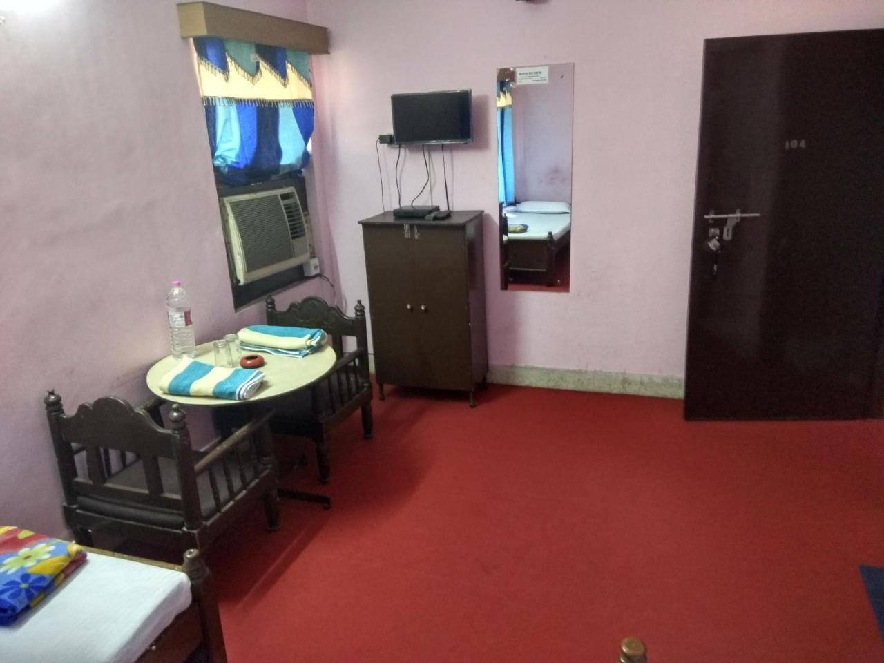 Renu Guest House Kolkata Bagian luar foto