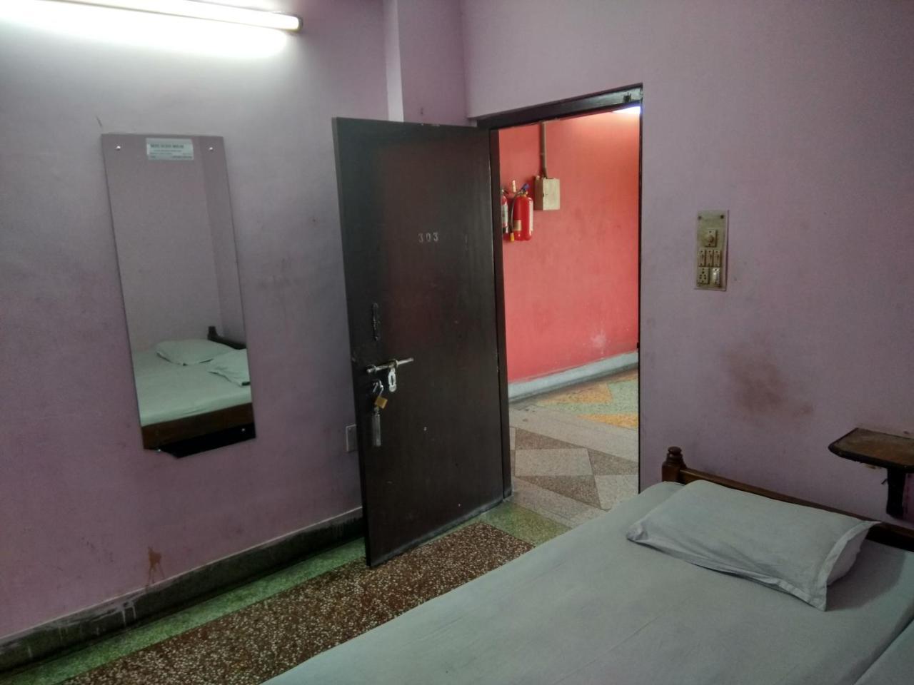 Renu Guest House Kolkata Bagian luar foto